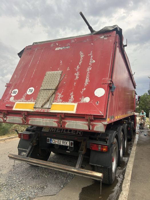 Semiremorca basculabila