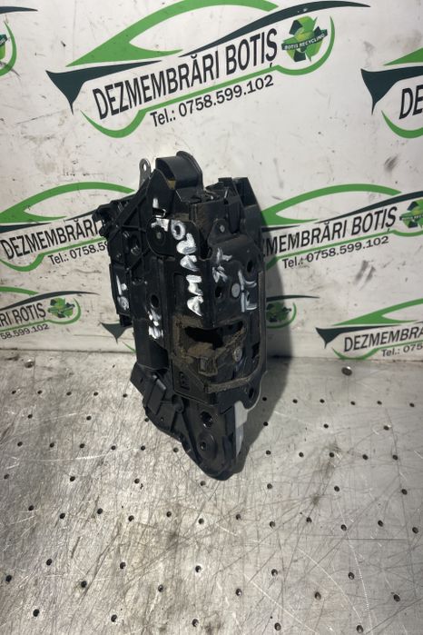 Broasca usa fata stanga 5N1 837 015 F Volkswagen VW Scirocco a 3-a ge