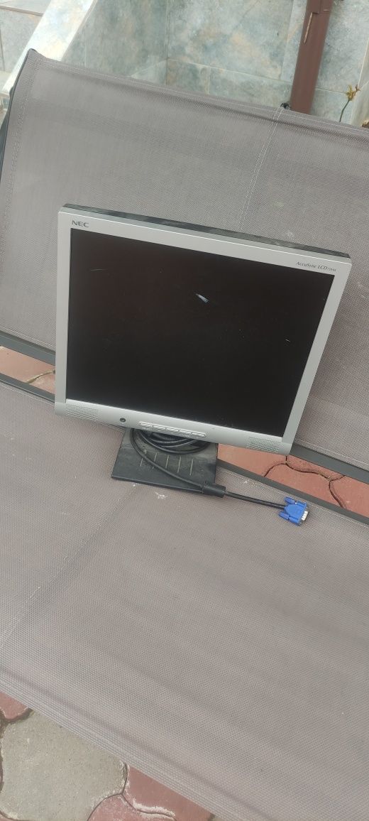 Monitor PC 19 inci - NEC AccuSynk 72VM + Cablu VGA