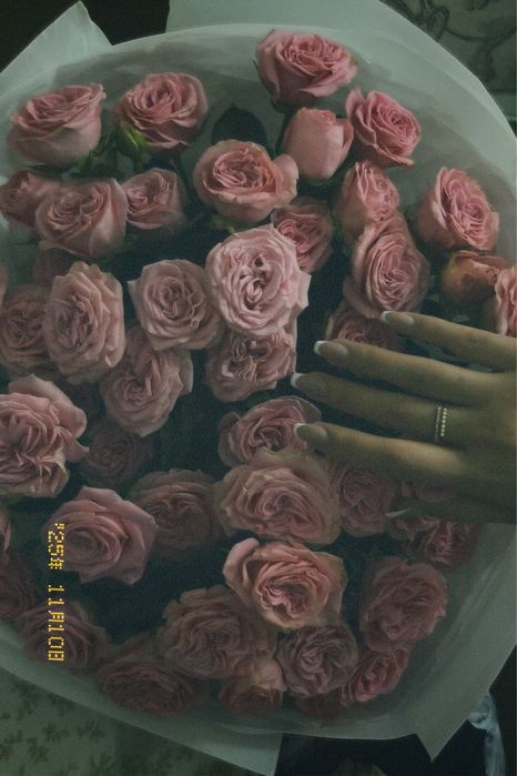 Большие кустовые розы