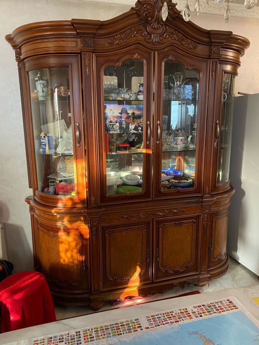 Продам сервант б/у