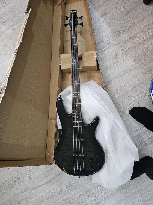 Chitara ibanez noua desfăcută decât pentru poze