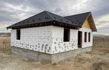Realizam case pe structura metalica