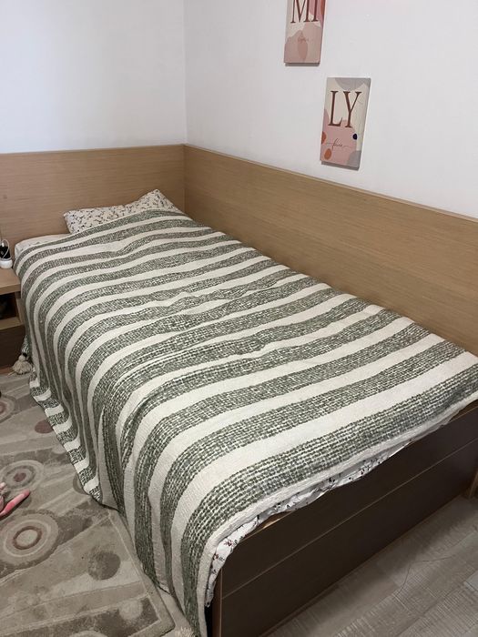 Mobila dormitor cu pat