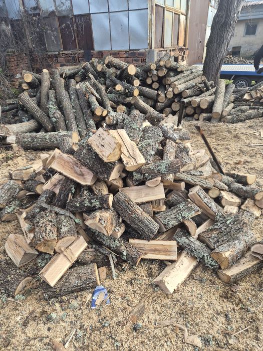 Дърва за огрев,нарязани и нацепени