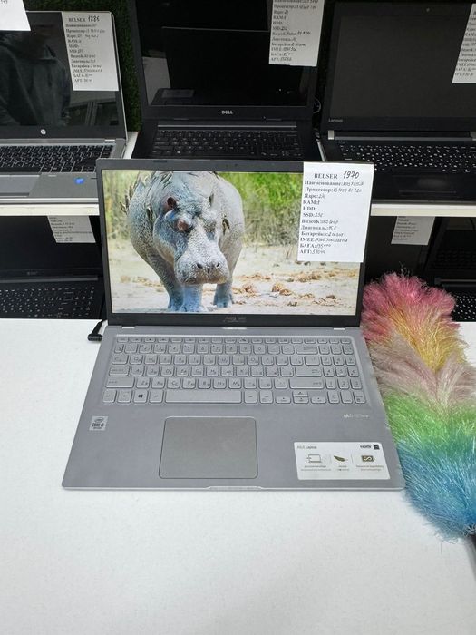 С эффектным дизайном офисный ноутбук Asus Core i 3/10 память256