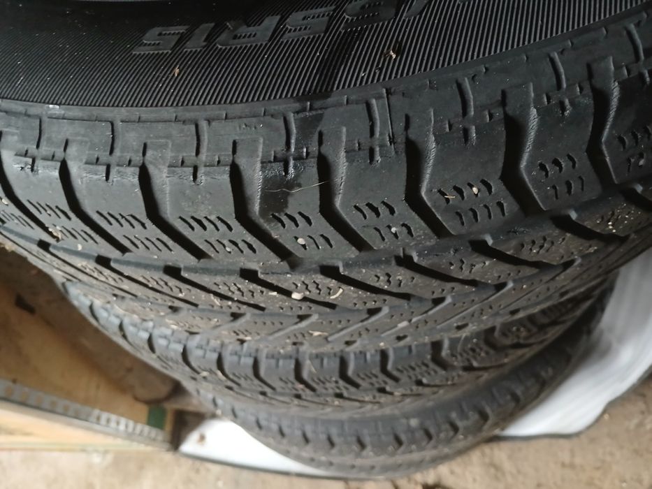 Vând jante cu cauciucuri 5x100 r15