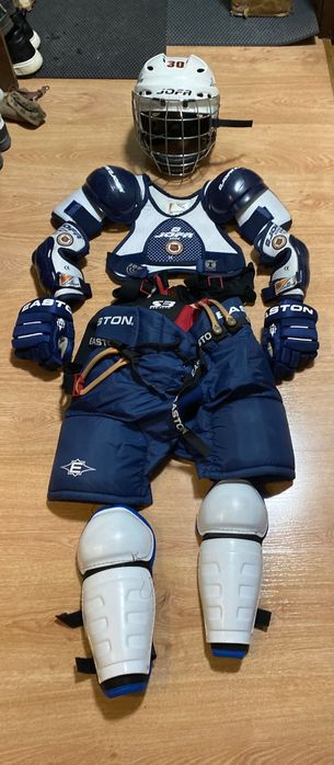 Продам хоккейную форму