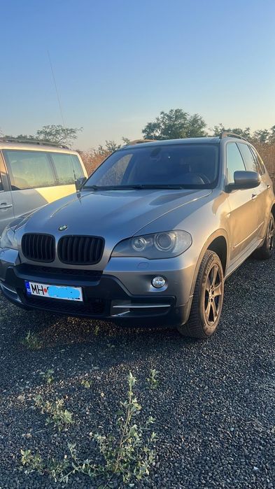 BMW X5 an 2009 vând său schimb