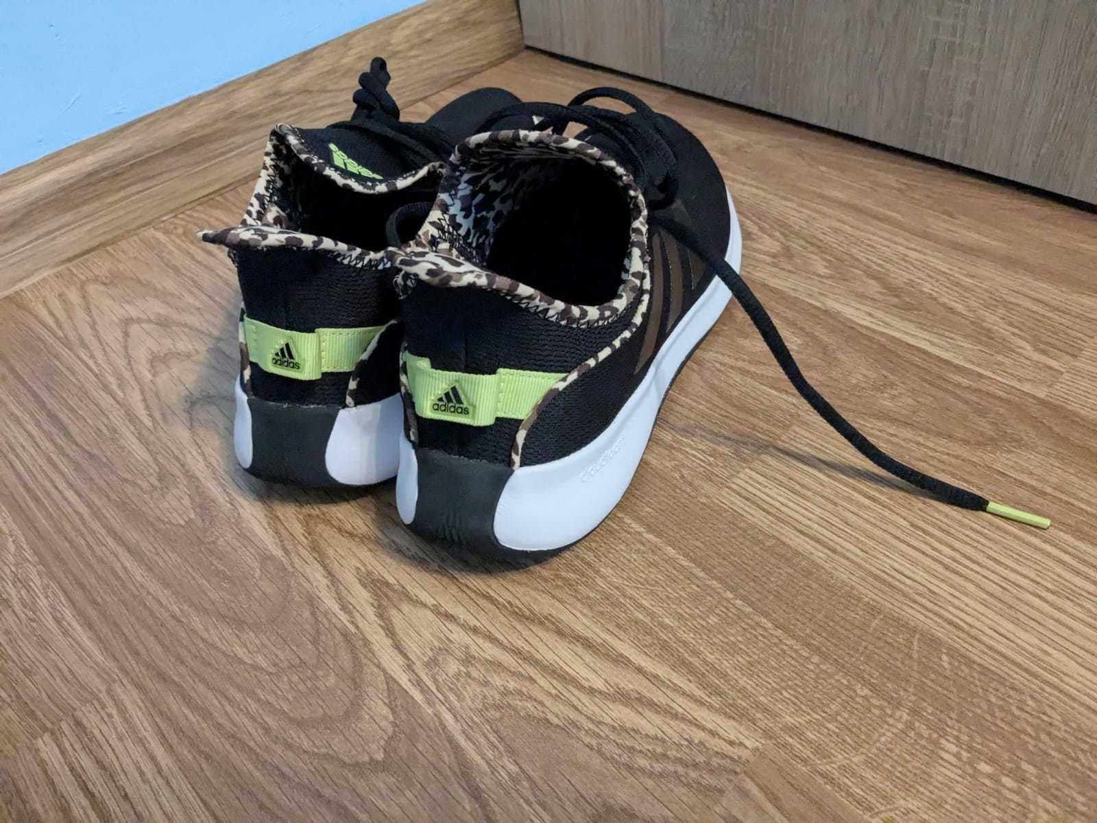 Adidași originali Adidas – NOI, nepurtati – model unisex, Marime 42