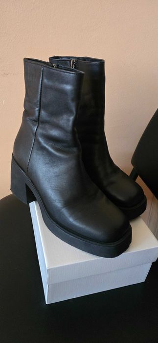 Дамски боти от естествена кожа номер 39