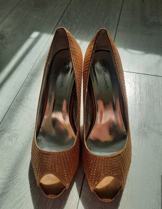 Pantofi eleganti cu toc