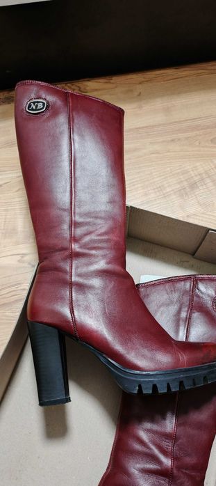 дамски ботуши естествена кожа (номер 38) в цвят бордо