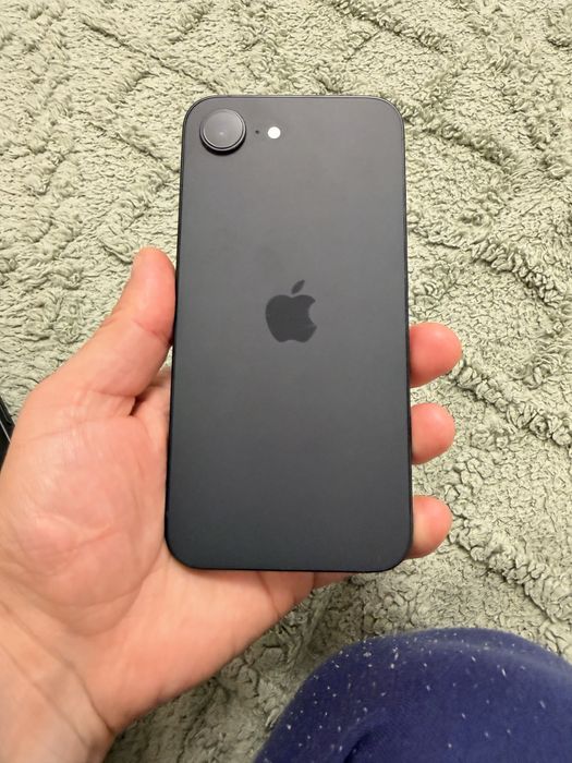 Telefon Apple Iphone 16e
