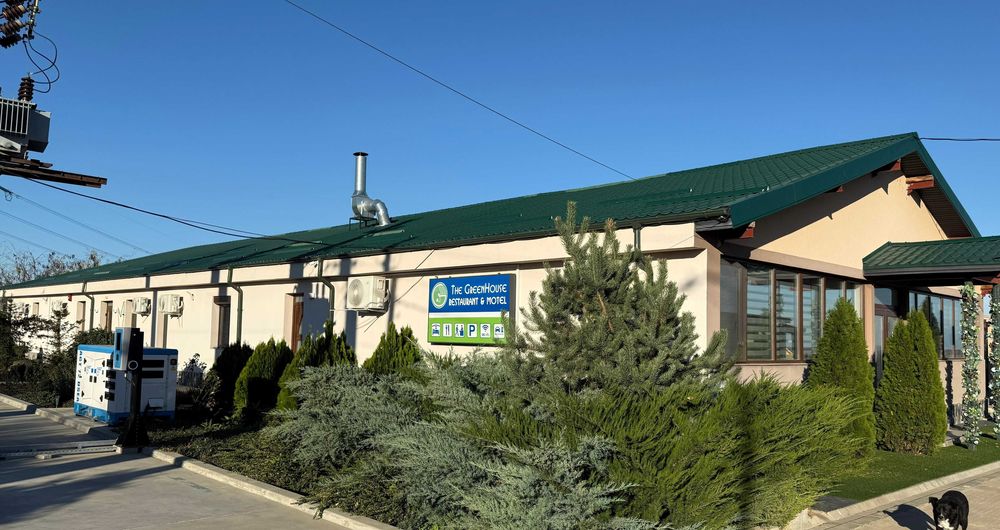 Vand hotel cu restaurant - THE GREENHOUSE