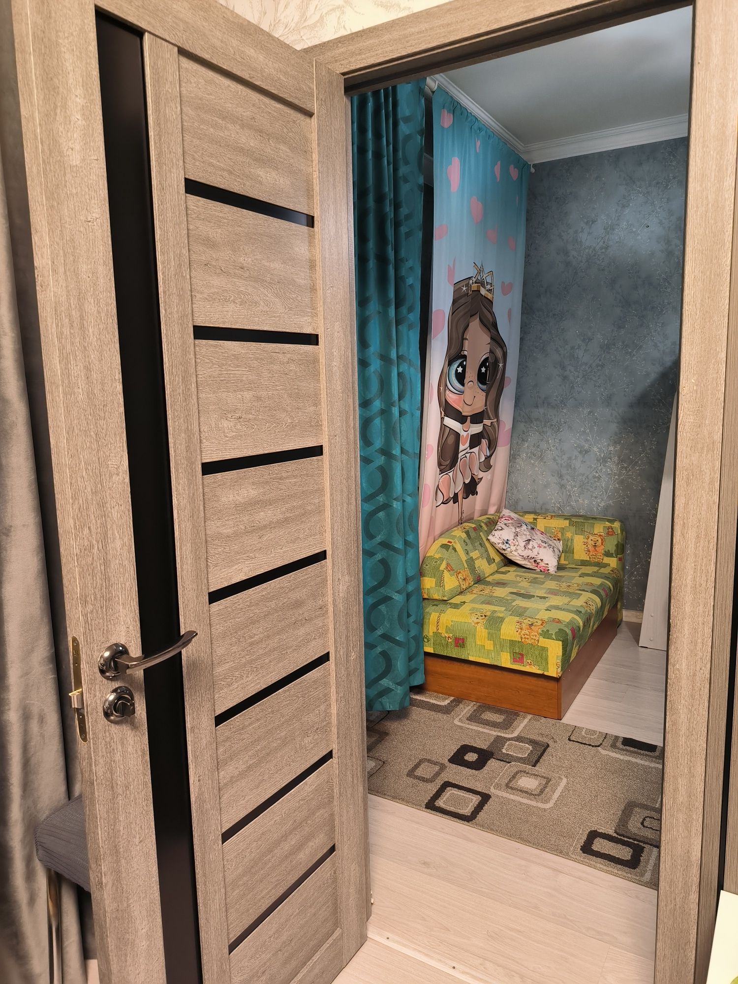 Продам раздвижной диванчик