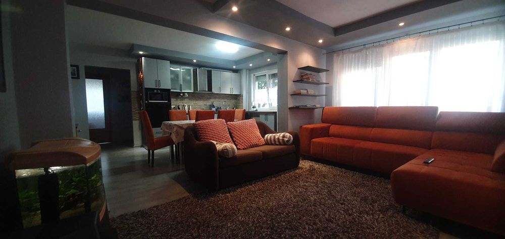 Ap 3 cam de inchiriat Iosia Oradea, parcare gratuita ,2 bai,parter