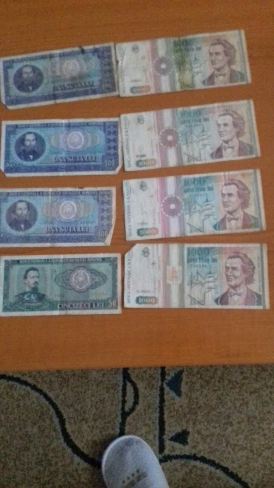 vând bancnote vechi  1966 și bancnota 1000 anul 1943