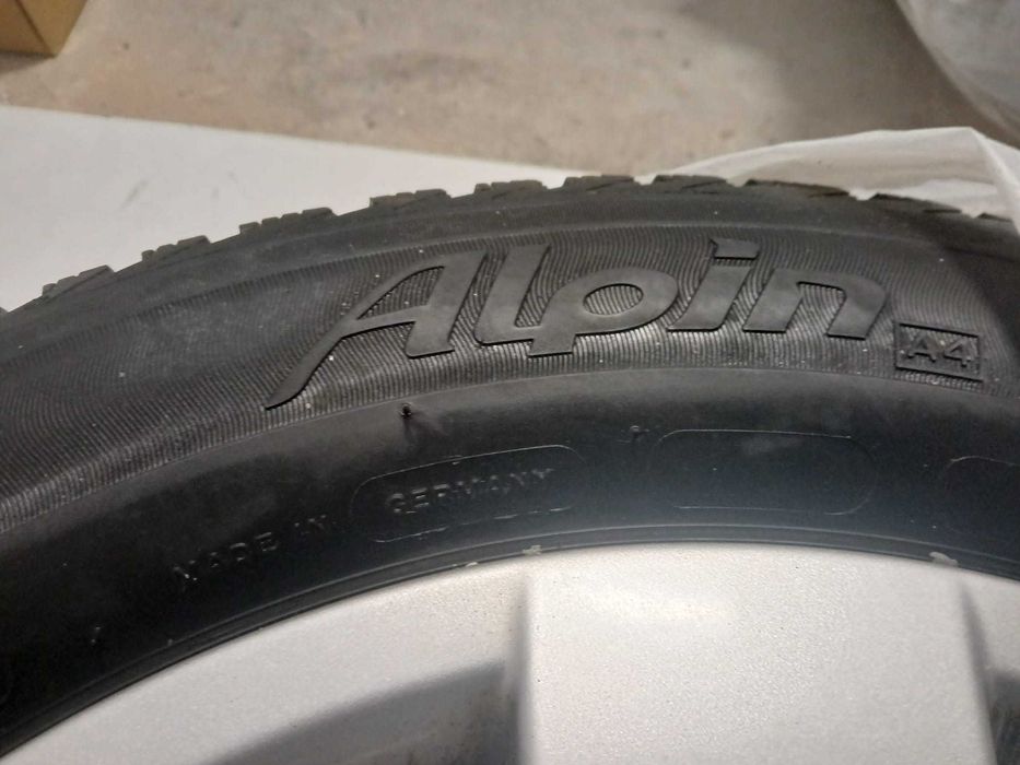 Vand jante originale BMW R16 cu anvelope Michelin profil 6 mm