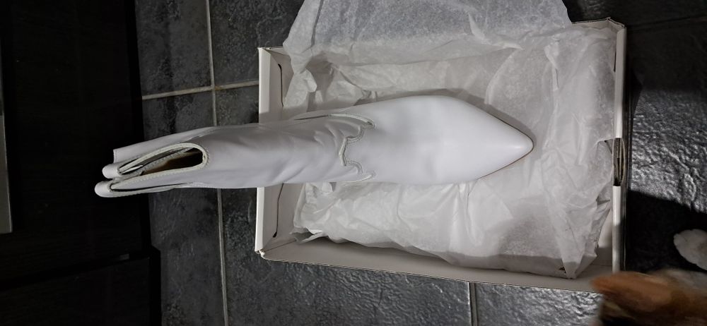 Cizme Damă Albe Deosebite