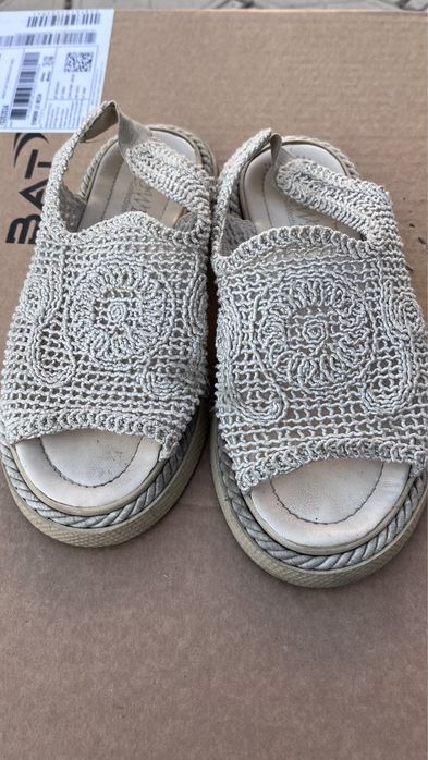 Молочно-белая танкетка для девушек, женщин.