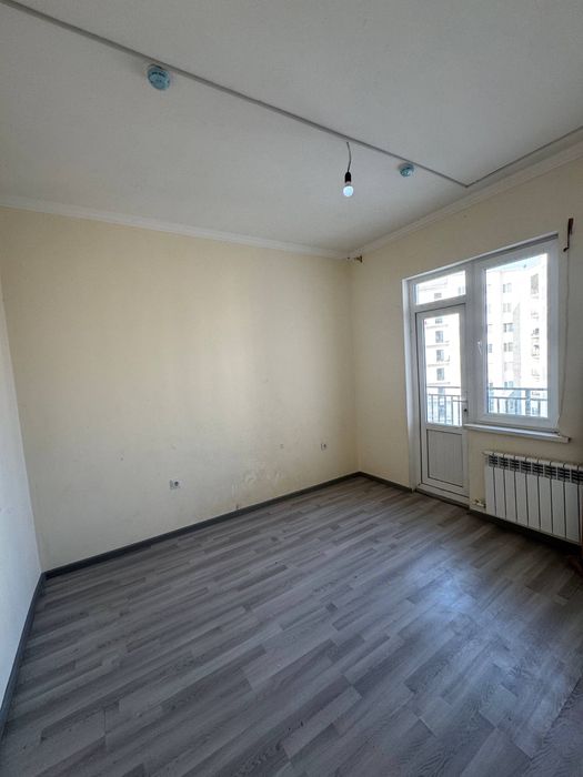 Продаётся 3-х комнатная квартира в массиве Корасув, рядом с 81 школой.