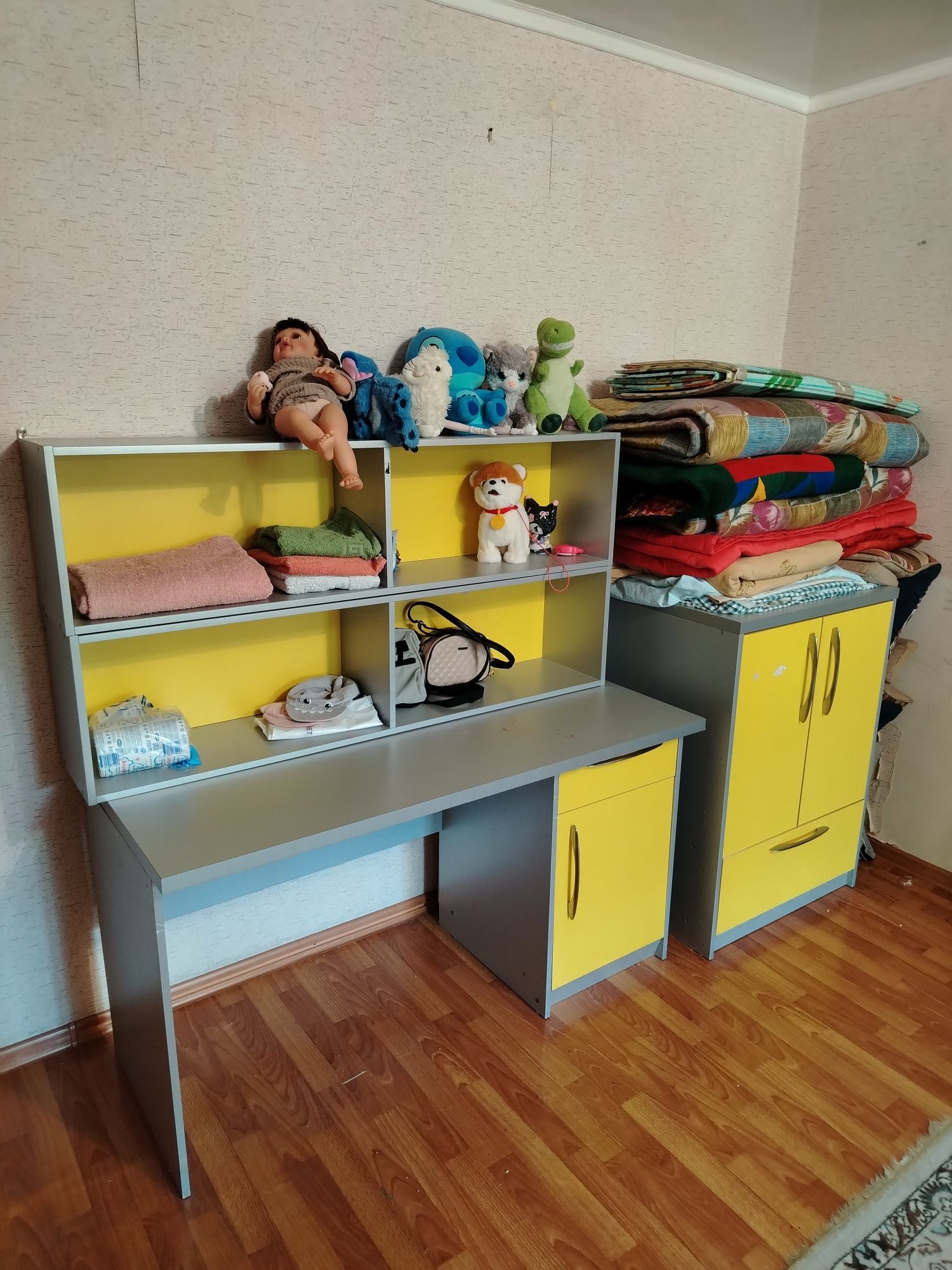 Продам детскую парту