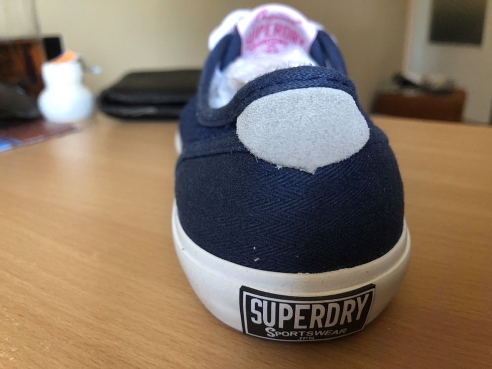 Tenisi Superdry 36.