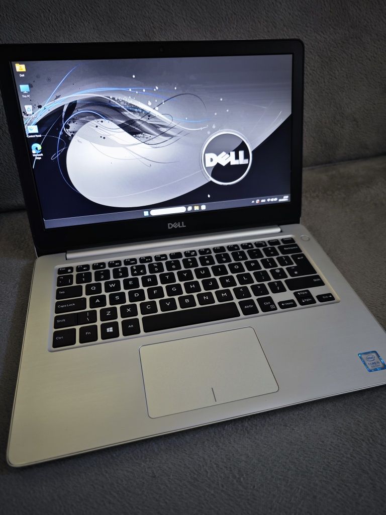 Лаптоп Dell Inspiron 5370 i5 / ssd / 8gb