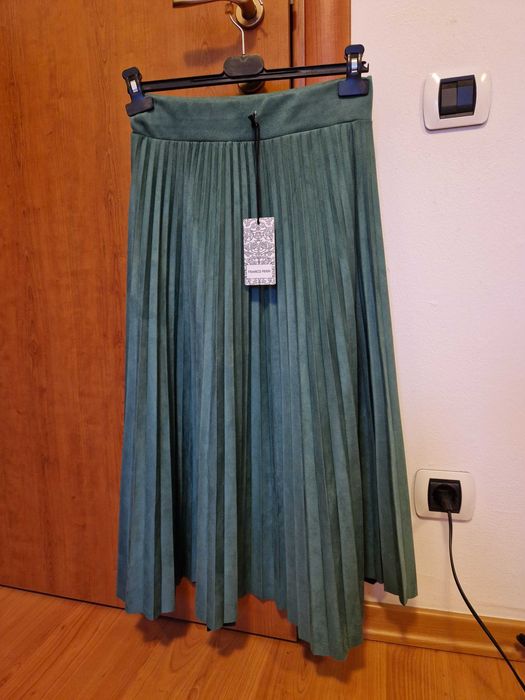 Fusta plisata verde noua