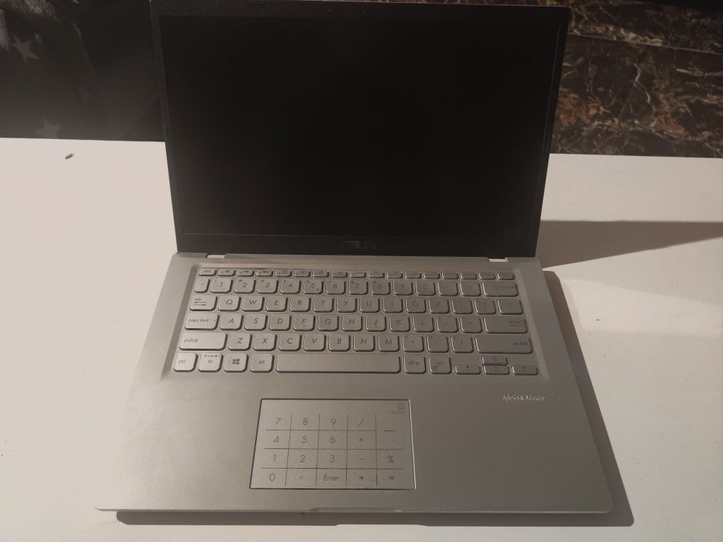 Laptop Asus M415 1600 de lei pret negociabil