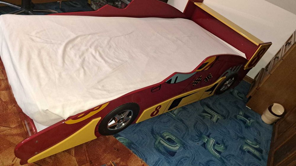 Pat copiii- masina curse