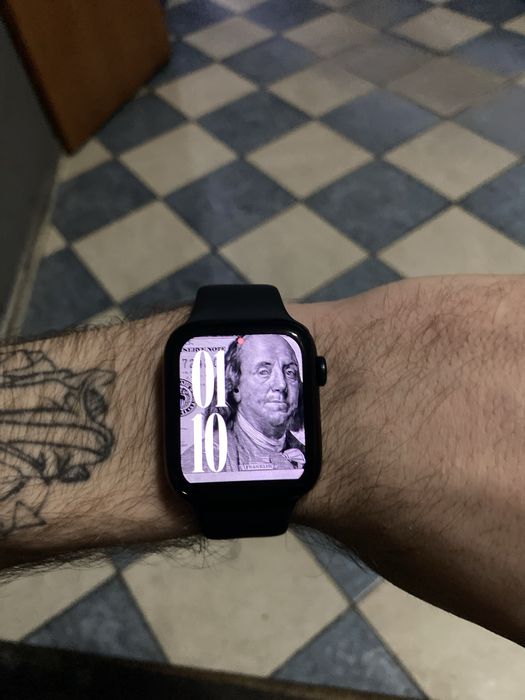 Продам апл вотч се 2