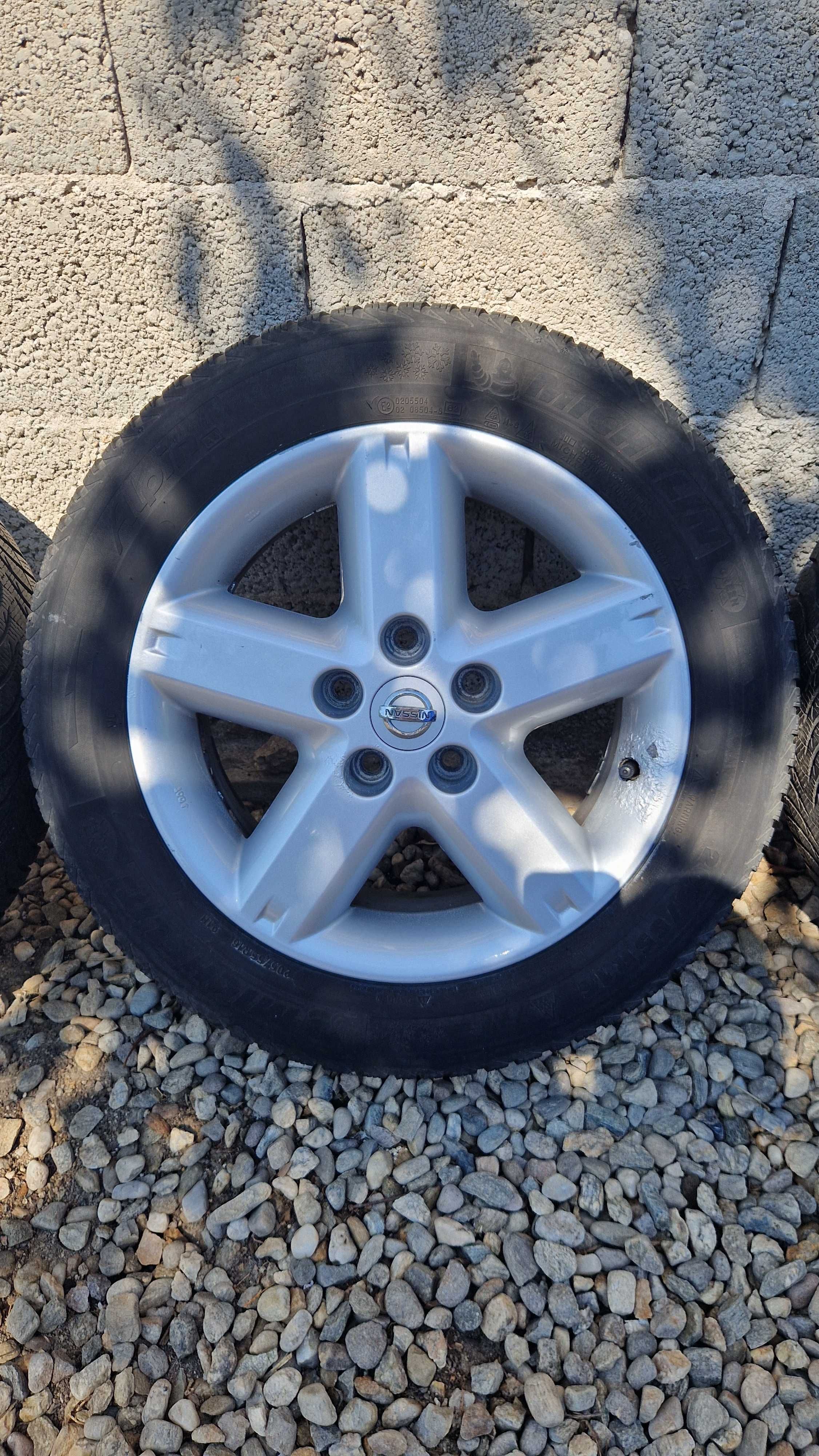 NISSAN XTRAIL Джанти със зимни гуми 205/55/16  6,5J×16  ET40  5×114,3