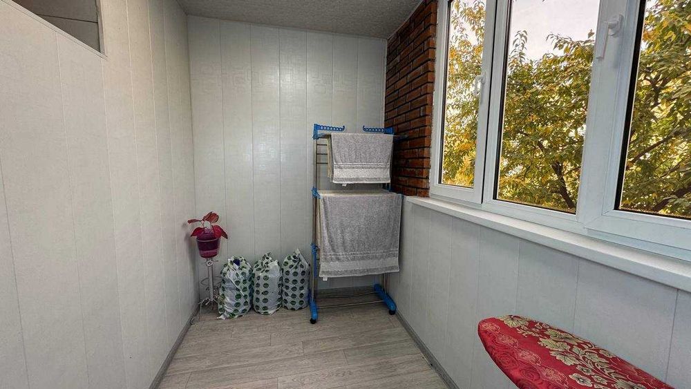 Киргили 16-мактаб 2 қаватда 3 хонали квартира сотилади.ID: 1500