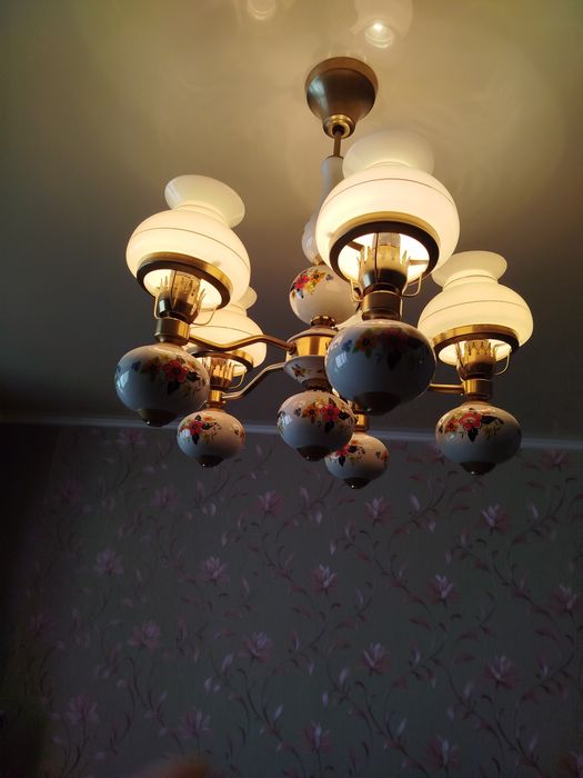 Продаю фарфоровую люстру