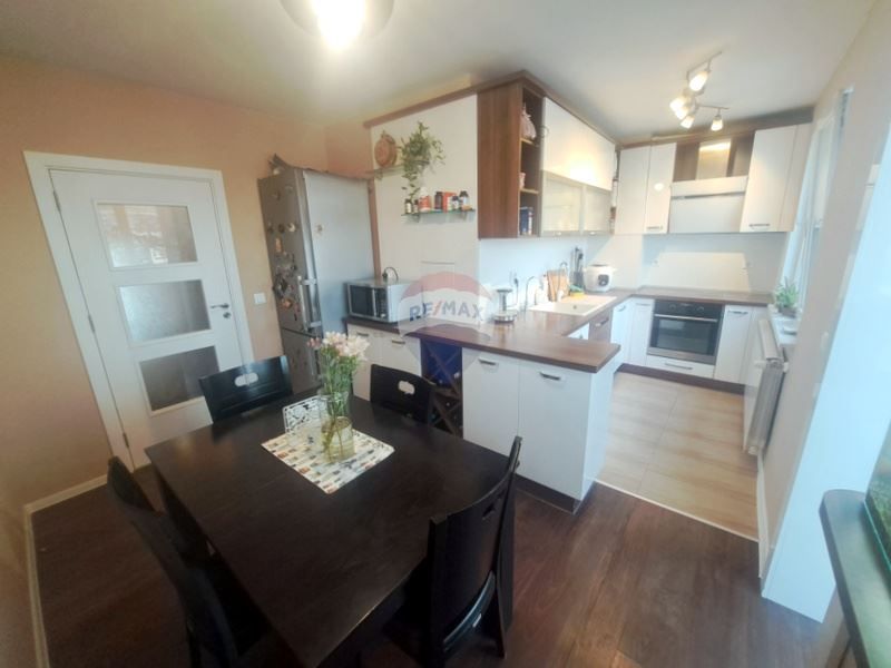 Продава се Тристаен апартамент в Варна, Кайсиева градина - 92 кв.м за 1685 €/кв.м - Снимка #10