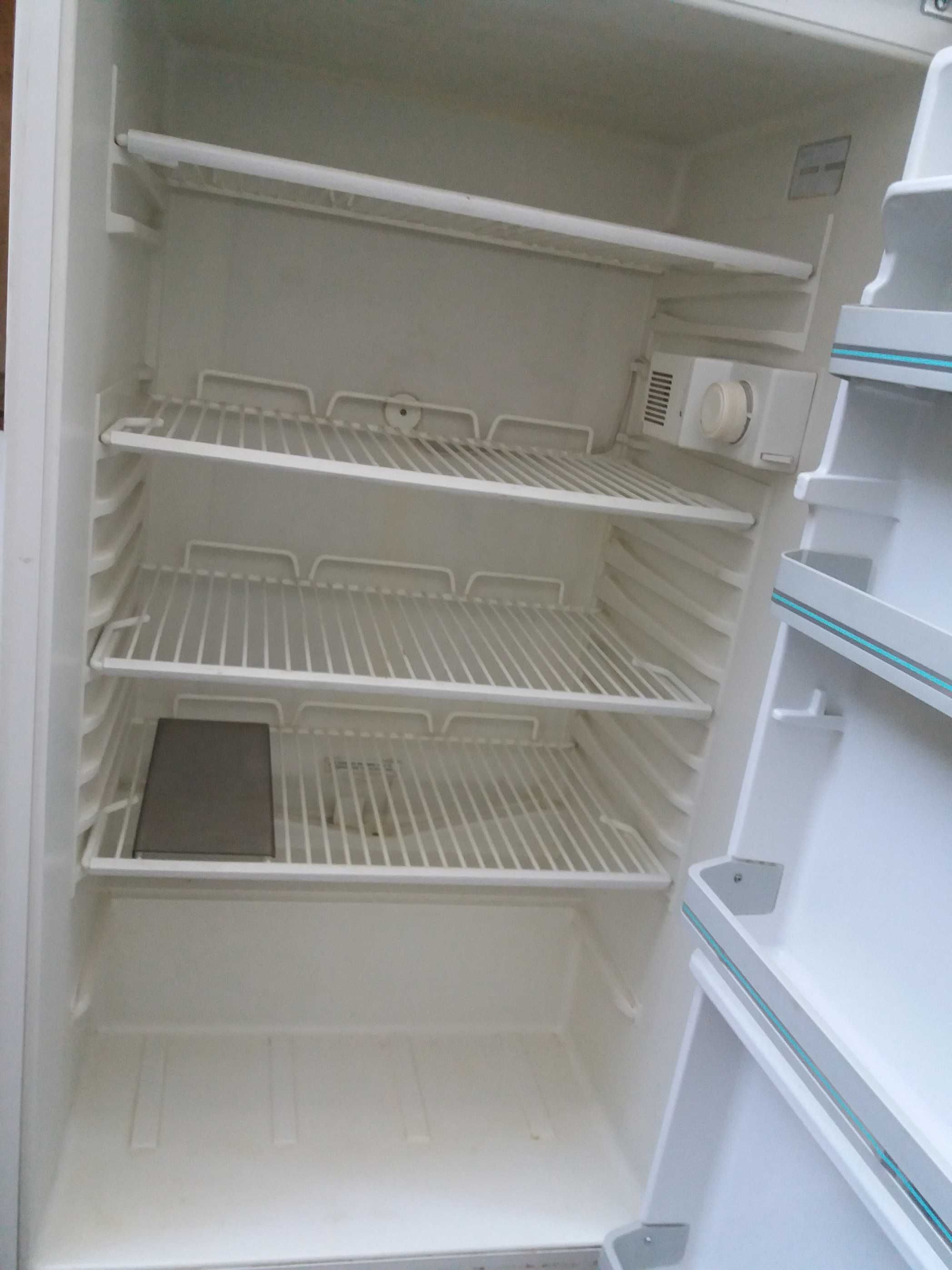 Хладилник BEKO - за ремонт или за части