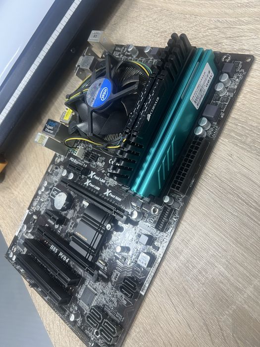 Дъно процесор и рам i7-4790 + ASRock B 85 Pro 4 + 16GB DDR 3