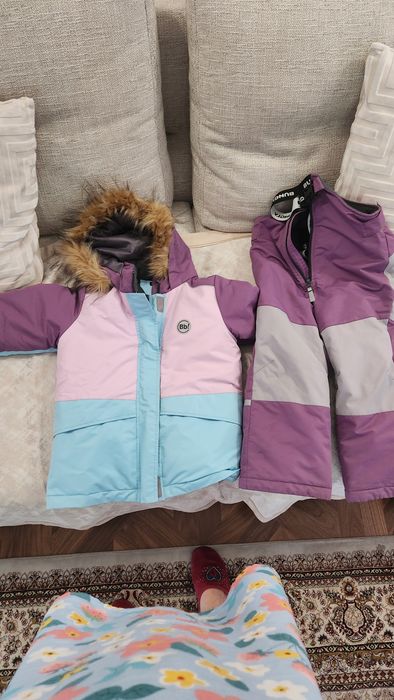 Продам зимние и демисизонные комплекты, безрукавки на девочку от 1,5-5