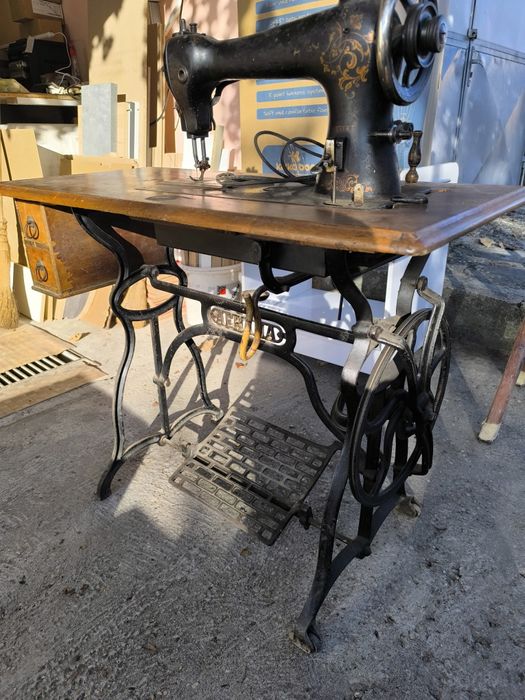 Крачна Шевна машина Afrana