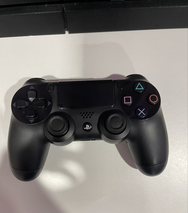 Playstation 4 1tb профилактиран с джойстик