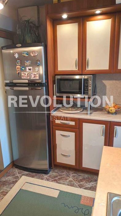 Дава се под наем Двустаен апартамент в Варна, Левски - 60 кв.м за 425 € - Снимка #3