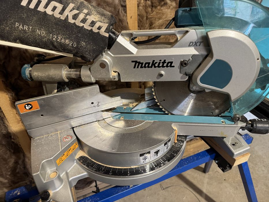Пендула / Настолен циркуляр MAKITA LS1016L