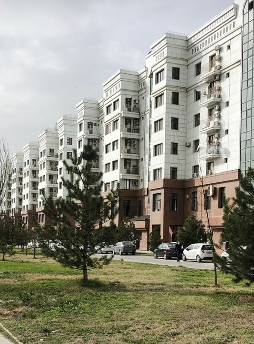 Продам 3-комнатную квартиру метро Алишера Навои