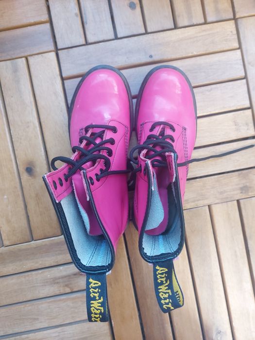 Dr. Martens боти