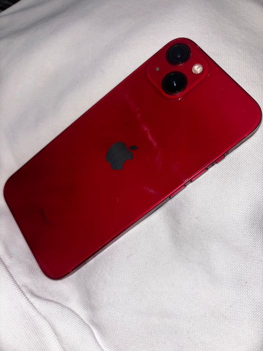 Iphone 13 red normal