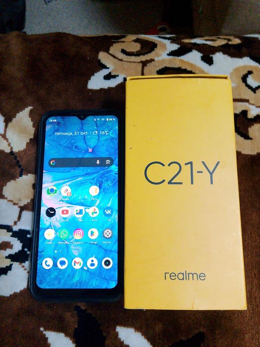 Смартфон realme C21Y состояние отличное