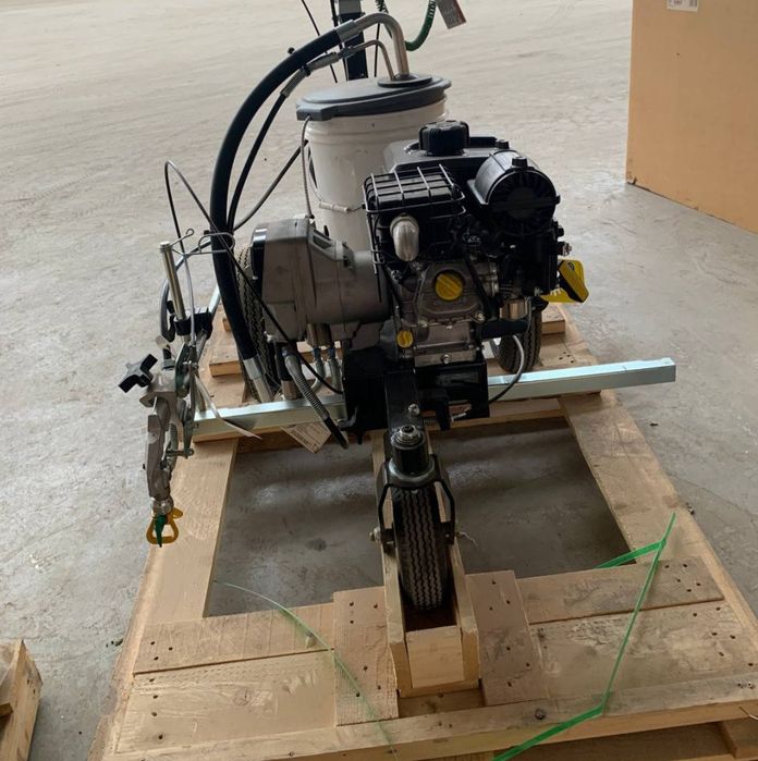 Дорожная разметочная машина Graco в наличии 3350