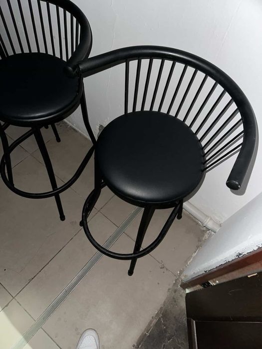 продаются барные стулья.